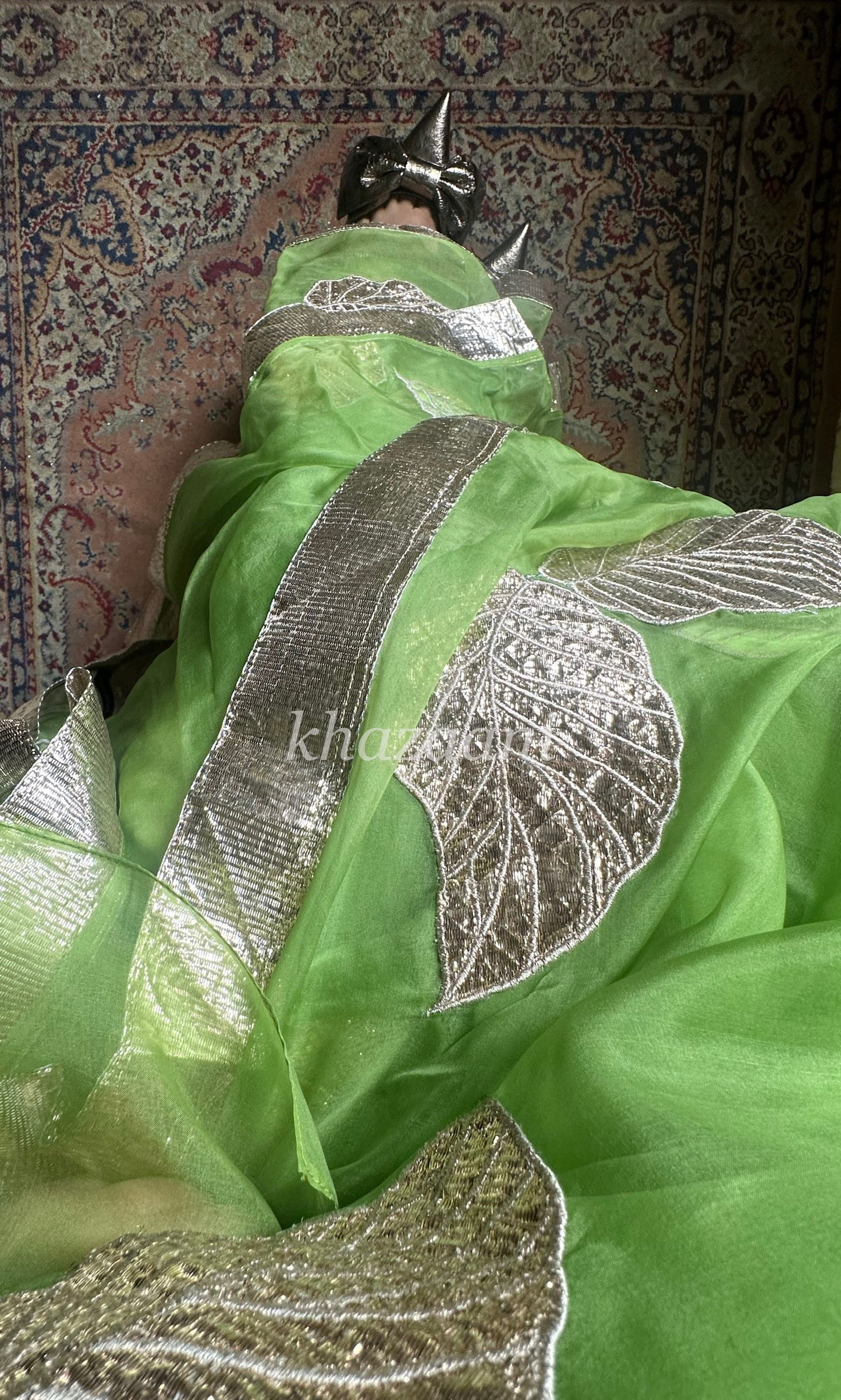 Khazaani sari