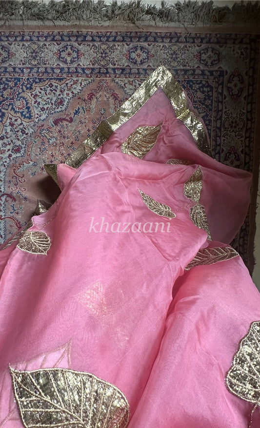 Khazaani sari