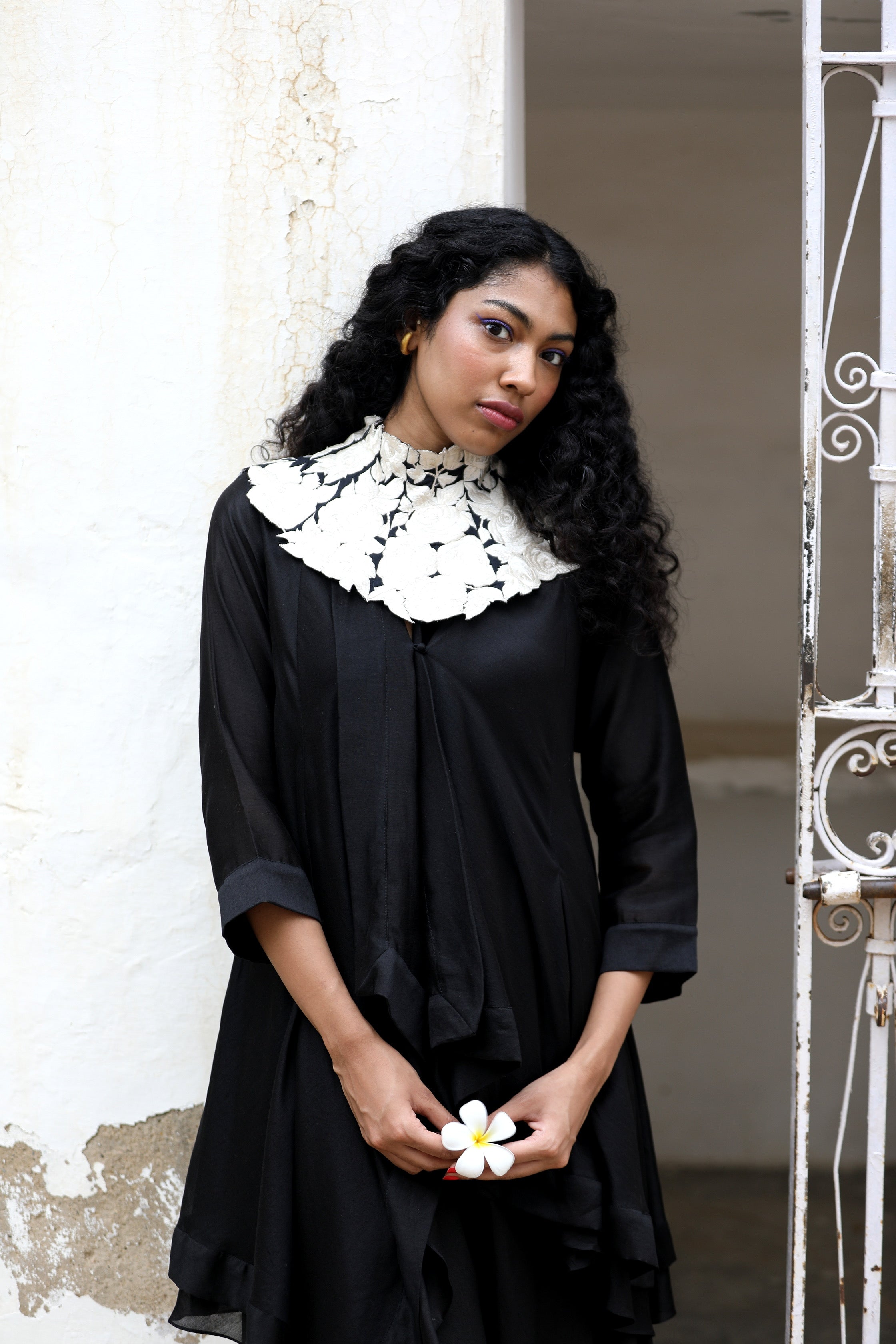 Thread Embroidered Collar